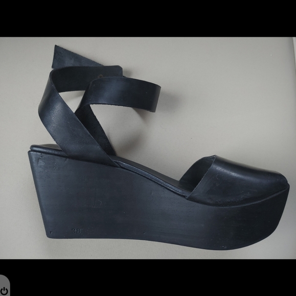 Black Leather Sandals - Picture 8 of 9